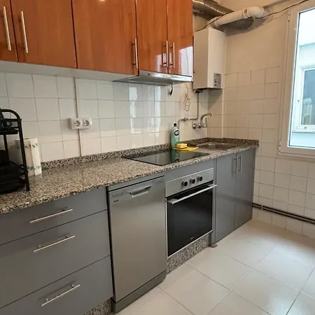 Completo En 2 Apartment